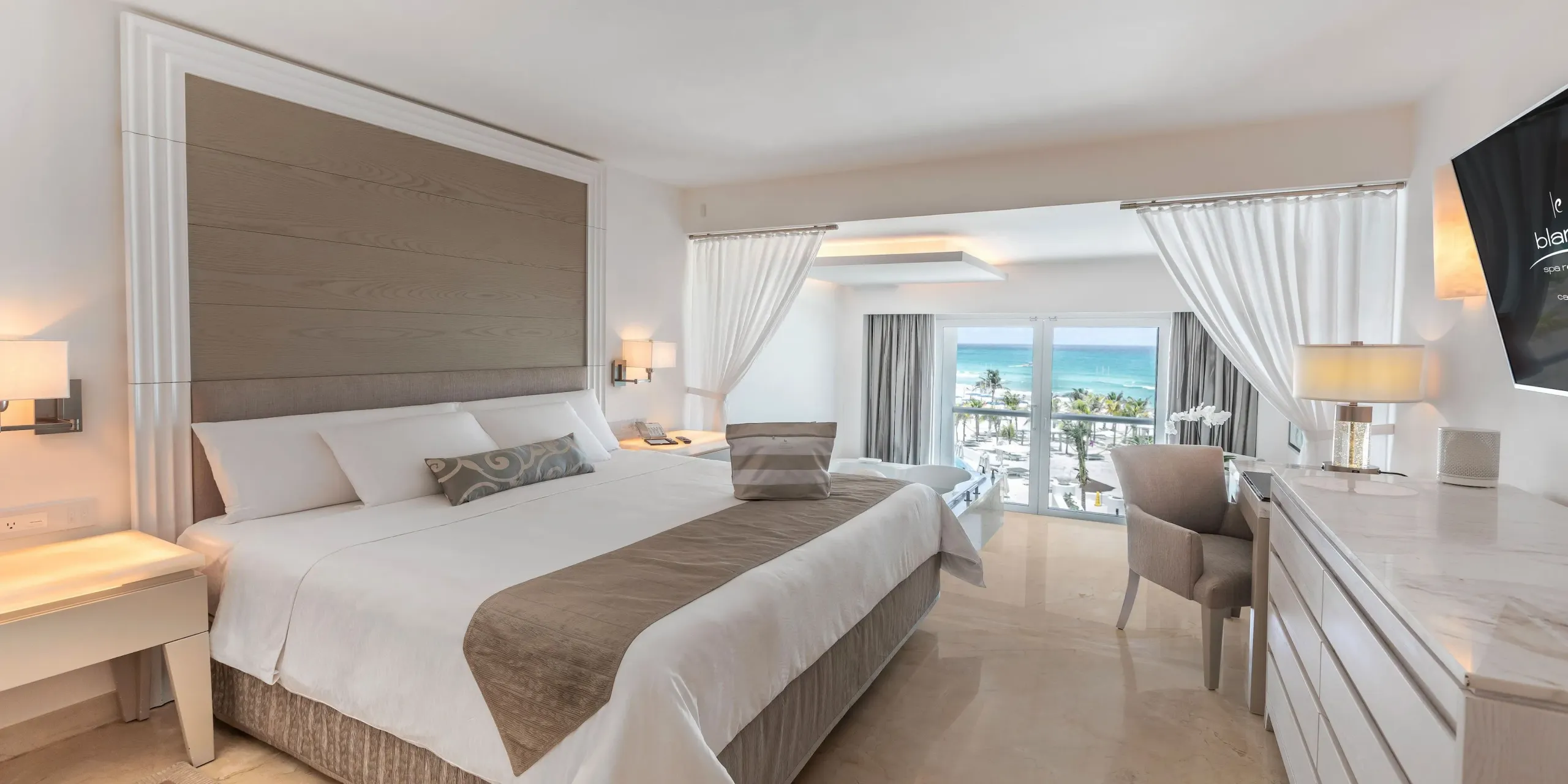 Royale Honeymoon Suite Oceanfront