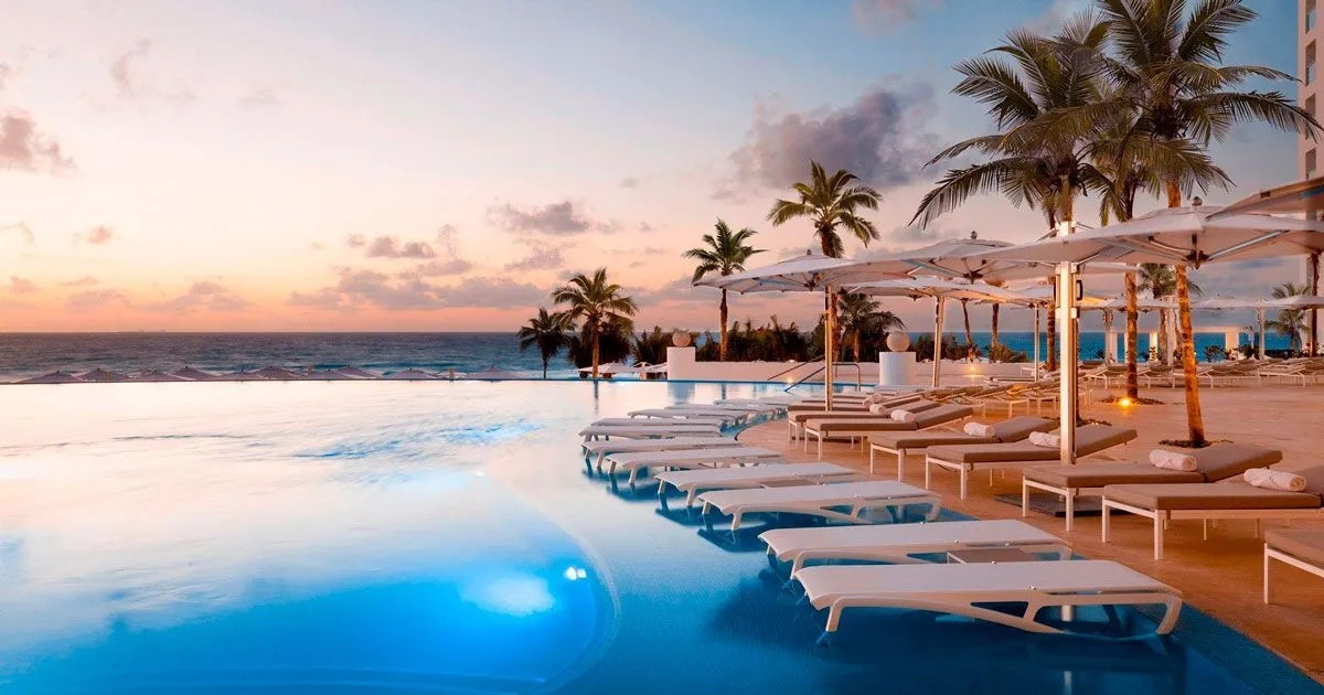 Le Blanc Spa Resort Cancún pool